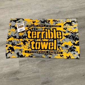 Black & gold camouflage terrible towel NWT